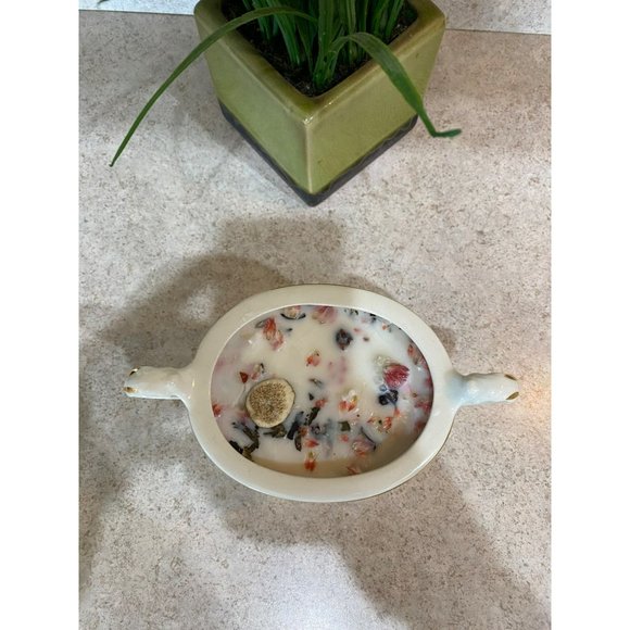 Homer Laughlin Vintage Handmade Candle - Sandalwood Peony Tangerine - Picture 4 of 6